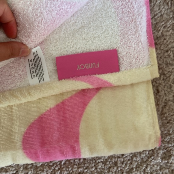 Fun boy beach towel. - Picture 5 of 9